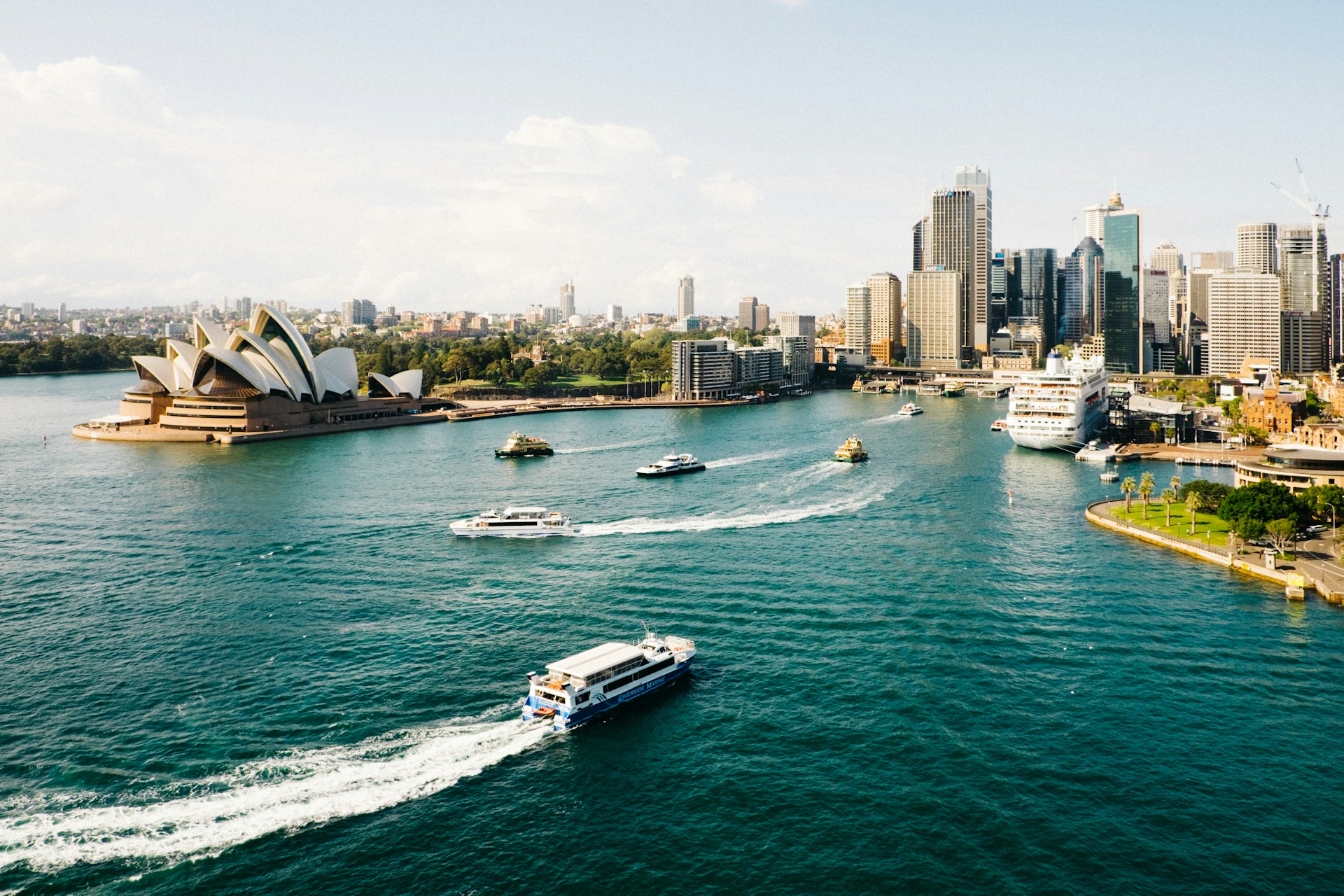 The Best Ways to Secure Blazing-Fast Internet When Visiting Australia